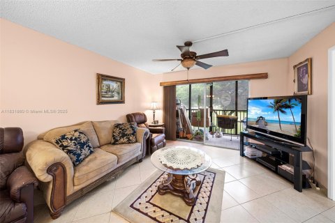 Copropriété à vendre à Pembroke Pines, Floride: 2 chambres, 85.47 m2 № 1809215 - photo 11