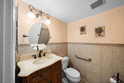 Copropriété à vendre à Pembroke Pines, Floride: 2 chambres, 85.47 m2 № 1809215 - photo 17