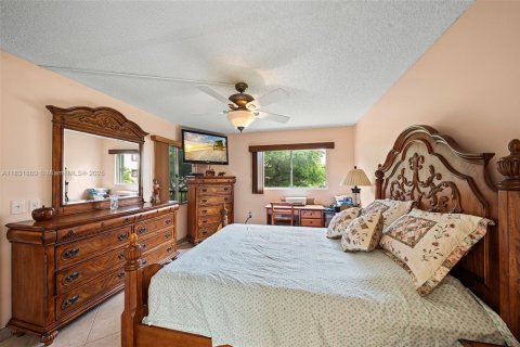 Copropriété à vendre à Pembroke Pines, Floride: 2 chambres, 85.47 m2 № 1809215 - photo 19