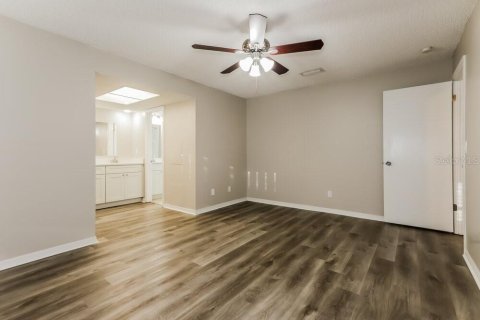 Villa ou maison à louer à Seffner, Floride: 4 chambres, 179.95 m2 № 2427500 - photo 11