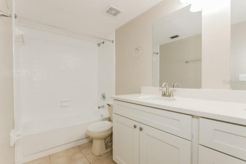Villa ou maison à louer à Seffner, Floride: 4 chambres, 179.95 m2 № 2427500 - photo 12