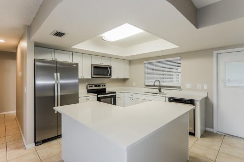 Villa ou maison à louer à Seffner, Floride: 4 chambres, 179.95 m2 № 2427500 - photo 5