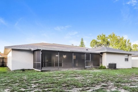 Villa ou maison à louer à Seffner, Floride: 4 chambres, 179.95 m2 № 2427500 - photo 16