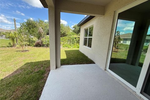 House in Port Charlotte, Florida 3 bedrooms, 150.04 sq.m. № 2141266 - photo 22