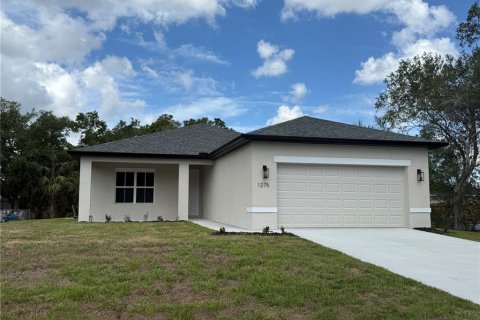 House in Port Charlotte, Florida 3 bedrooms, 150.04 sq.m. № 2141266 - photo 2