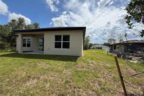 House in Port Charlotte, Florida 3 bedrooms, 150.04 sq.m. № 2141266 - photo 24