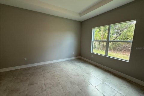 House in Port Charlotte, Florida 3 bedrooms, 150.04 sq.m. № 2141266 - photo 8