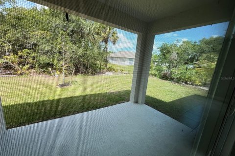 House in Port Charlotte, Florida 3 bedrooms, 150.04 sq.m. № 2141266 - photo 20