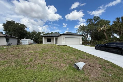 House in Port Charlotte, Florida 3 bedrooms, 150.04 sq.m. № 2141266 - photo 26