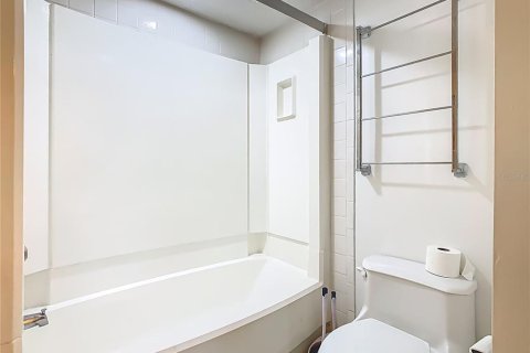 Condominio en alquiler en Haines City, Florida, 1 dormitorio, 90.49 m2 № 1850078 - foto 4