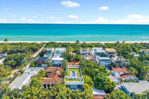 Villa ou maison à Miami Beach, Floride 3 chambres, 336.58 m2 № 2031542