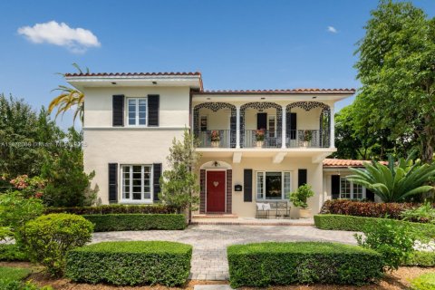 Villa ou maison à vendre à Coral Gables, Floride: 4 chambres, 326.37 m2 № 1932596 - photo 1