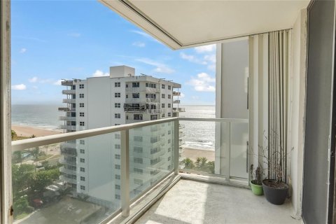 Copropriété à louer à Pompano Beach, Floride: 2 chambres, 130.06 m2 № 2395497 - photo 2