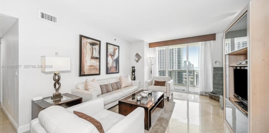 Condo in Hallandale Beach, Florida, 3 bedrooms  № 2053068