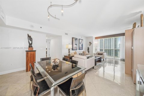 Condo in Hallandale Beach, Florida, 3 bedrooms  № 2053068 - photo 9