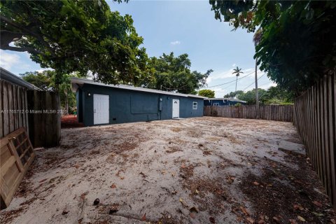 House in Miami, Florida 4 bedrooms, 137.31 sq.m. № 1887968 - photo 19