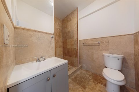 House in Miami, Florida 4 bedrooms, 137.31 sq.m. № 1887968 - photo 8