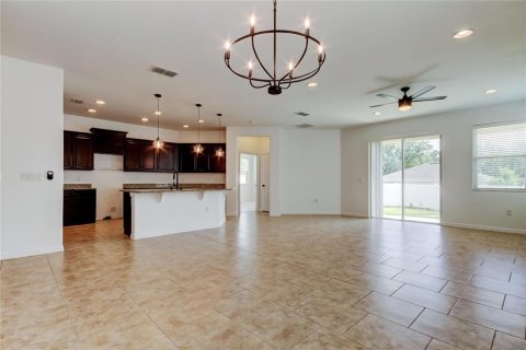 Casa en venta en Land O' Lakes, Florida, 4 dormitorios, 185.8 m2 № 1624825 - foto 3