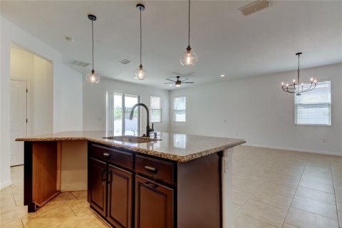Casa en venta en Land O' Lakes, Florida, 4 dormitorios, 185.8 m2 № 1624825 - foto 6