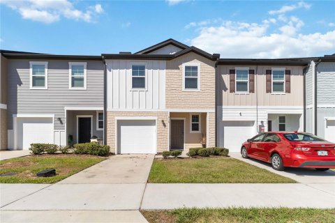 Townhouse in Davenport, Florida 3 bedrooms, 130.43 sq.m. № 1723599 - photo 1