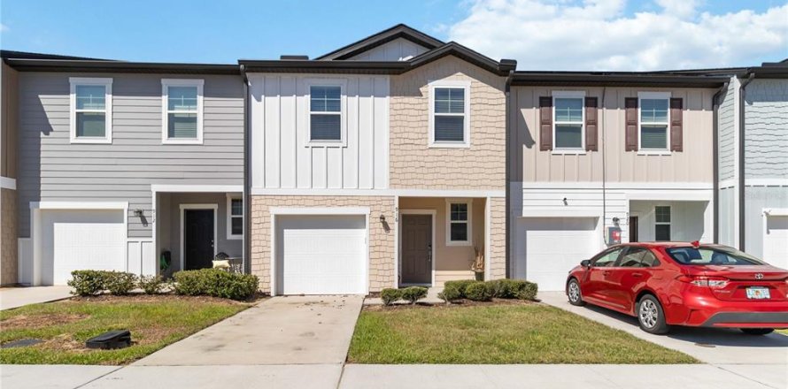 Townhouse in Davenport, Florida 3 bedrooms, 130.43 sq.m. № 1723599