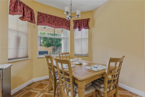 Villa ou maison à vendre à Miami, Floride: 4 chambres, 263.01 m2 № 2060190 - photo 19