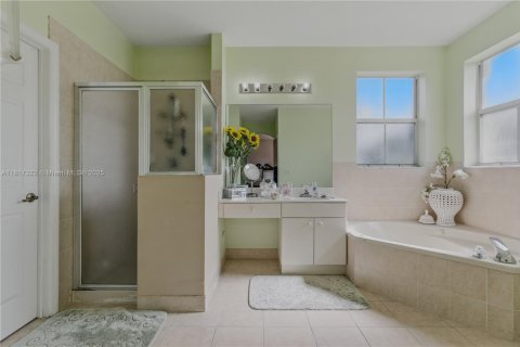 Villa ou maison à vendre à Miami, Floride: 4 chambres, 263.01 m2 № 2060190 - photo 30