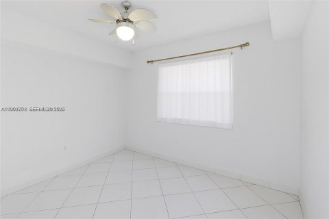 Condo in Miami Beach, Florida, 2 bedrooms  № 2067828 - photo 5