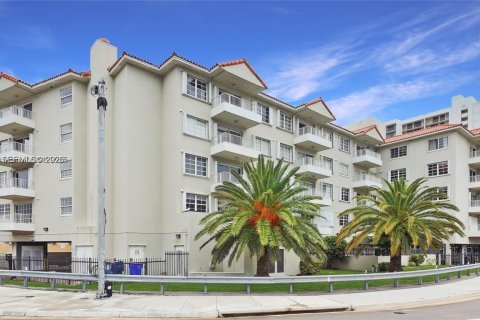 Condo in Miami Beach, Florida, 2 bedrooms  № 2067828