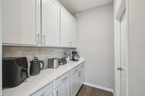 Casa en alquiler en Land O' Lakes, Florida, 4 dormitorios, 307.79 m2 № 1743076 - foto 13