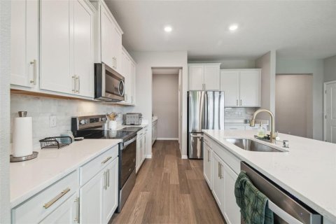 Casa en alquiler en Land O' Lakes, Florida, 4 dormitorios, 307.79 m2 № 1743076 - foto 12