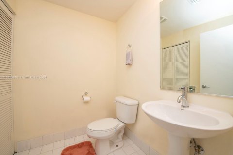 Copropriété à vendre à Miami, Floride: 1 chambre, 77.39 m2 № 1713318 - photo 8