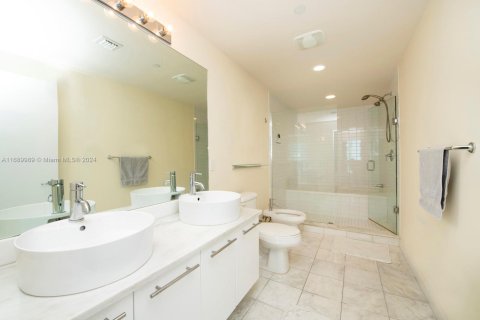 Copropriété à vendre à Miami, Floride: 1 chambre, 77.39 m2 № 1713318 - photo 11