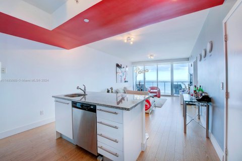 Copropriété à vendre à Miami, Floride: 1 chambre, 77.39 m2 № 1713318 - photo 2