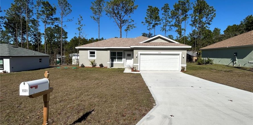 Villa ou maison à Citrus Springs, Floride 4 chambres, 144.09 m2 № 2298220