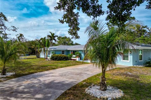 Villa ou maison à vendre à Sarasota, Floride: 3 chambres, 261.61 m2 № 1686508 - photo 2