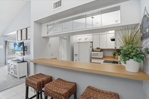 Condo in Venice, Florida, 2 bedrooms № 2091432 - photo 5