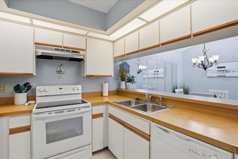 Condo in Venice, Florida, 2 bedrooms № 2091432 - photo 7