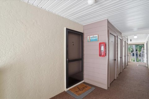 Condo in Venice, Florida, 2 bedrooms № 2091432 - photo 29
