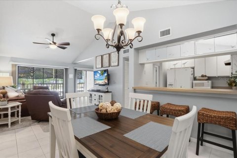 Condo in Venice, Florida, 2 bedrooms № 2091432 - photo 11