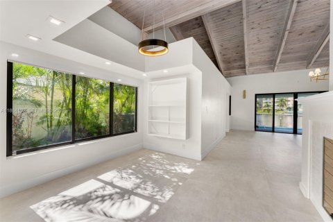 Villa ou maison à vendre à Hallandale Beach, Floride: 3 chambres, 490.62 m2 № 1895759 - photo 15