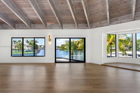 Villa ou maison à vendre à Hallandale Beach, Floride: 3 chambres, 490.62 m2 № 1895759 - photo 17
