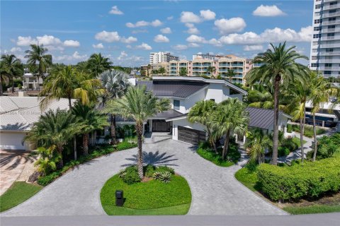 House in Hallandale Beach, Florida 4 bedrooms, 490.62 sq.m. № 1895759 - photo 2