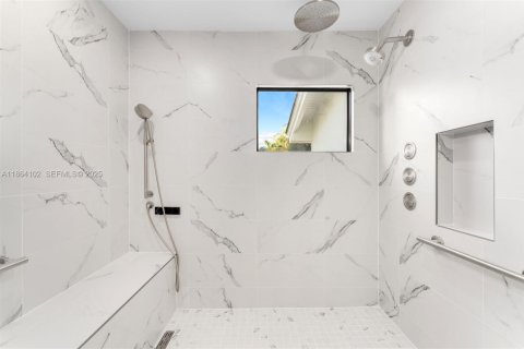 Villa ou maison à vendre à Hallandale Beach, Floride: 3 chambres, 490.62 m2 № 1895759 - photo 30