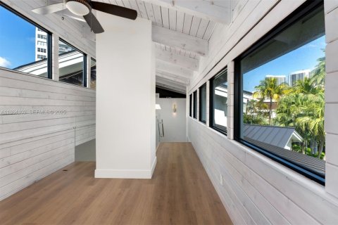 Villa ou maison à vendre à Hallandale Beach, Floride: 3 chambres, 490.62 m2 № 1895759 - photo 26