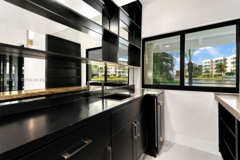 Villa ou maison à vendre à Hallandale Beach, Floride: 3 chambres, 490.62 m2 № 1895759 - photo 20