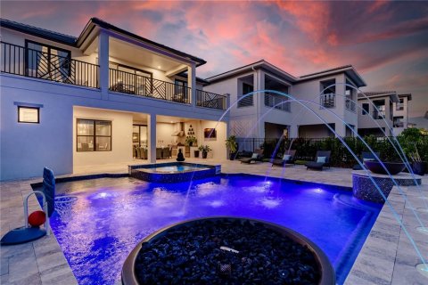 House in Kissimmee, Florida 6 bedrooms, 426.24 sq.m. № 2410362 - photo 24