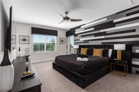 House in Kissimmee, Florida 6 bedrooms, 426.24 sq.m. № 2410362 - photo 4