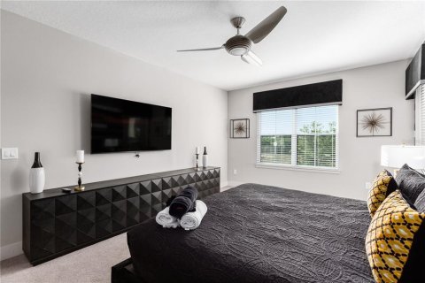 House in Kissimmee, Florida 6 bedrooms, 426.24 sq.m. № 2410362 - photo 5