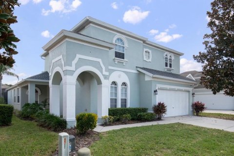 House in Haines City, Florida 5 bedrooms, 255.95 sq.m. № 1894175 - photo 1